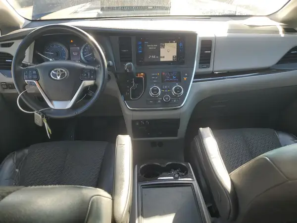 5TDYZ3DC4HS813154 2017 TOYOTA SIENNA - Image 8