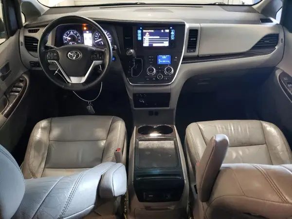 5TDYZ3DC4HS816605 2017 TOYOTA SIENNA - Image 8