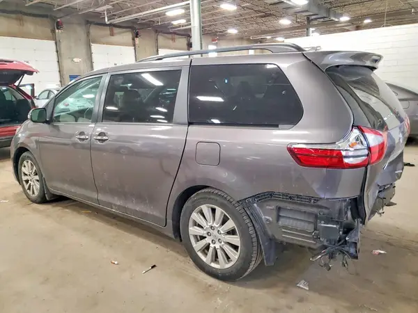 5TDYZ3DC4HS817866 2017 TOYOTA SIENNA - Image 2