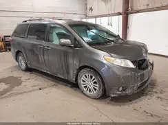 5TDYZ3DC4HS826387 2017 TOYOTA SIENNA