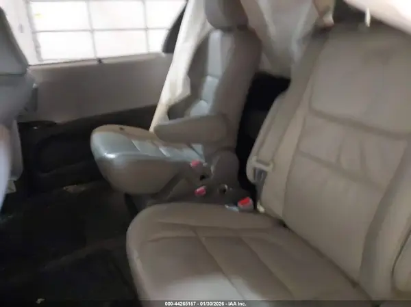 5TDYZ3DC4HS826387 2017 TOYOTA SIENNA - Image 8
