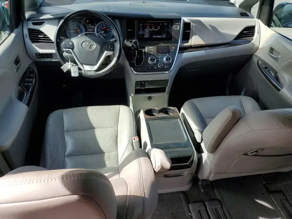 5TDYZ3DC4HS828348 2017 TOYOTA SIENNA - Image 8