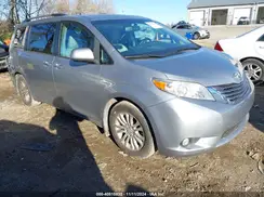 5TDYZ3DC4HS834876 2017 TOYOTA SIENNA