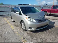 5TDYZ3DC4HS837017 2017 TOYOTA SIENNA