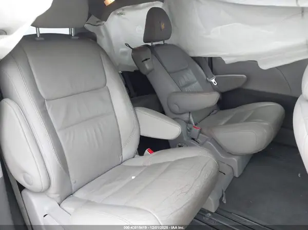 5TDYZ3DC4HS844274 2017 TOYOTA SIENNA - Image 8