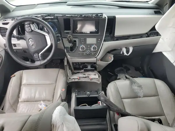 5TDYZ3DC4HS853721 2017 TOYOTA SIENNA - Image 8