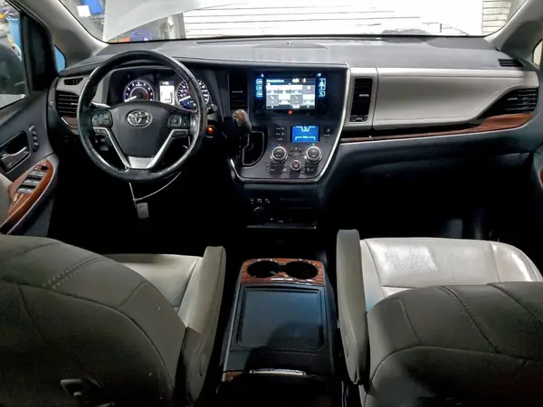 5TDYZ3DC4HS854304 2017 TOYOTA SIENNA - Image 8