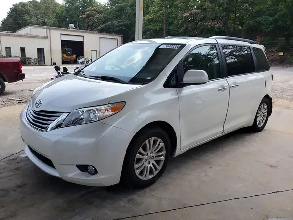 5TDYZ3DC4HS867912 2017 TOYOTA SIENNA - Image 1