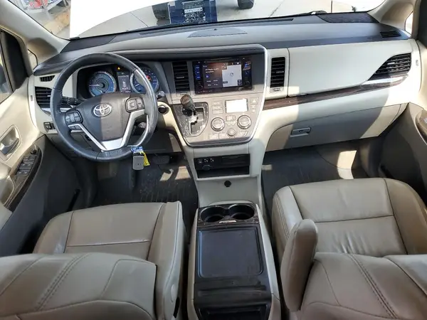5TDYZ3DC4HS867912 2017 TOYOTA SIENNA - Image 8