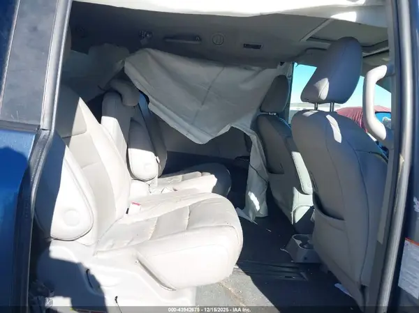 5TDYZ3DC4HS868459 2017 TOYOTA SIENNA - Image 8