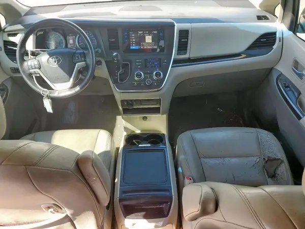 5TDYZ3DC4HS869434 2017 TOYOTA SIENNA - Image 8