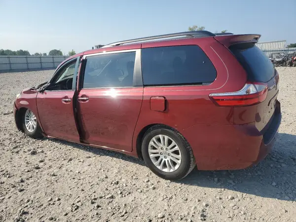 5TDYZ3DC4HS870714 2017 TOYOTA SIENNA - Image 2