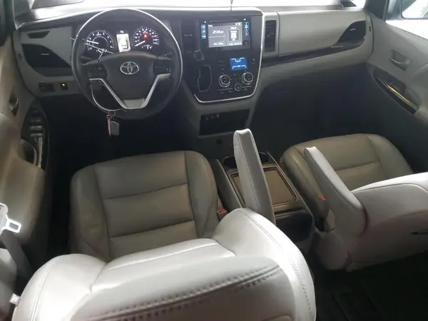 5TDYZ3DC4HS875640 2017 TOYOTA SIENNA - Image 8