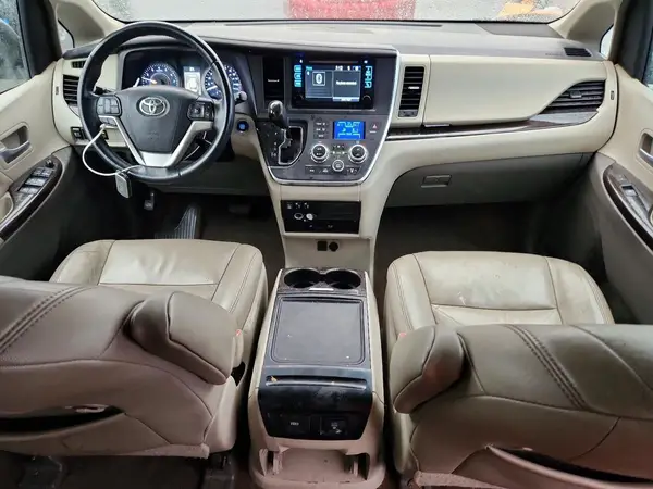 5TDYZ3DC4HS876092 2017 TOYOTA SIENNA - Image 8