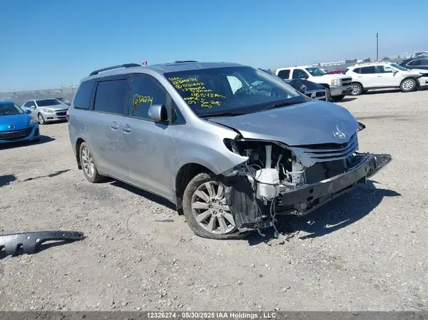 5TDYZ3DC4HS880692 2017 TOYOTA SIENNA - Image 1