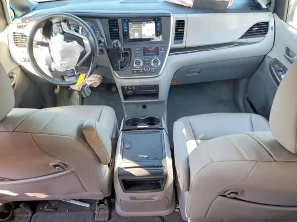 5TDYZ3DC4HS883012 2017 TOYOTA SIENNA - Image 8
