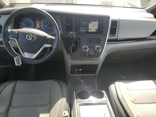 5TDYZ3DC4HS886900 2017 TOYOTA SIENNA - Image 8