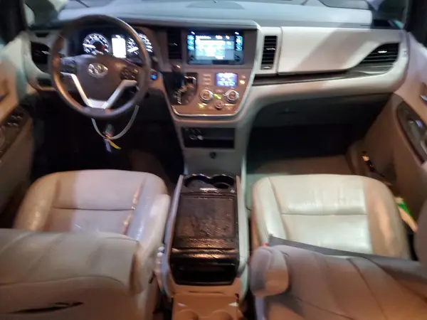 5TDYZ3DC4HS890431 2017 TOYOTA SIENNA - Image 8