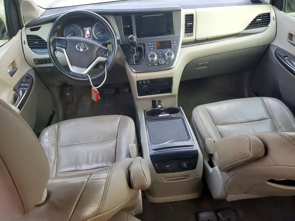 5TDYZ3DC4HS892602 2017 TOYOTA SIENNA - Image 8
