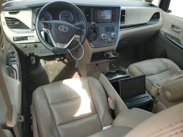 5TDYZ3DC4HS894561 2017 TOYOTA SIENNA - Image 8