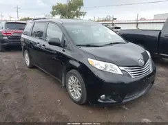 5TDYZ3DC4HS895841 2017 TOYOTA SIENNA