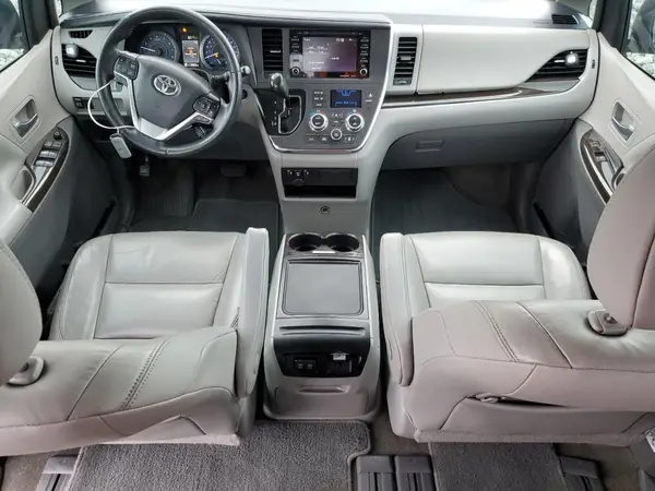 5TDYZ3DC4JS913230 2018 TOYOTA SIENNA - Image 8