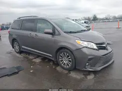 5TDYZ3DC4JS913535 2018 TOYOTA SIENNA
