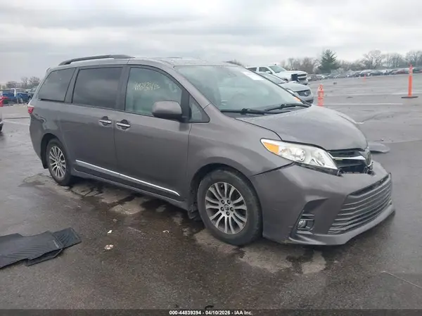 5TDYZ3DC4JS913535 2018 TOYOTA SIENNA