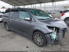 5TDYZ3DC4JS913969 2018 TOYOTA SIENNA
