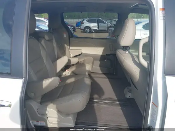 5TDYZ3DC4JS915799 2018 TOYOTA SIENNA - Image 8