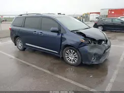 5TDYZ3DC4JS922574 2018 TOYOTA SIENNA