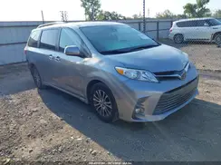 5TDYZ3DC4JS929900 2018 TOYOTA SIENNA