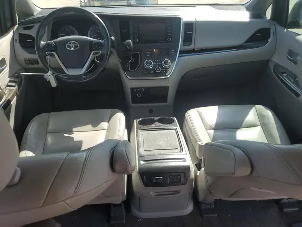 5TDYZ3DC4JS944719 2018 TOYOTA SIENNA - Image 8
