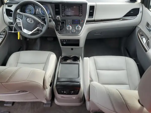 5TDYZ3DC4JS955588 2018 TOYOTA SIENNA - Image 8