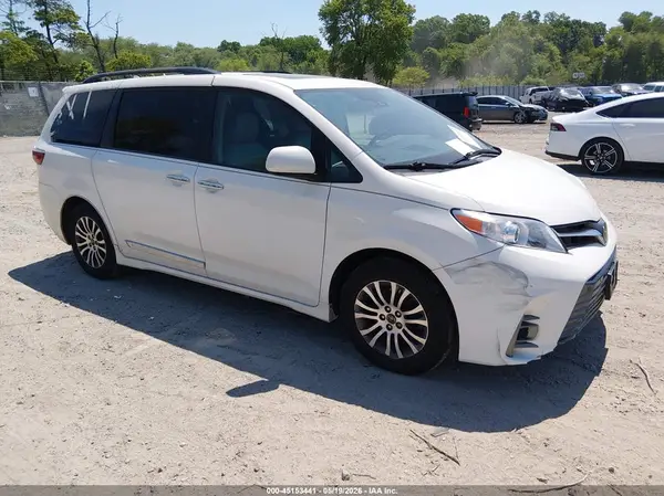 5TDYZ3DC4JS959687 2018 TOYOTA SIENNA - Image 1