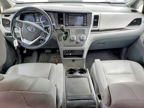 5TDYZ3DC4KS005720 2019 TOYOTA SIENNA - Image 8