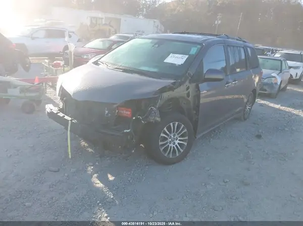 5TDYZ3DC4KS007371 2019 TOYOTA SIENNA - Image 2