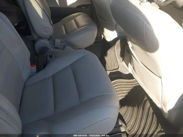 5TDYZ3DC4KS007371 2019 TOYOTA SIENNA - Image 8