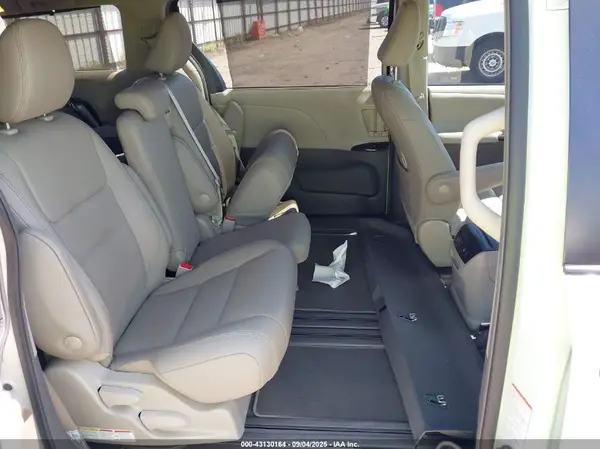 5TDYZ3DC4KS008620 2019 TOYOTA SIENNA - Image 8