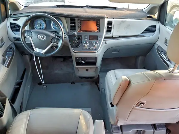 5TDYZ3DC4KS017088 2019 TOYOTA SIENNA - Image 8