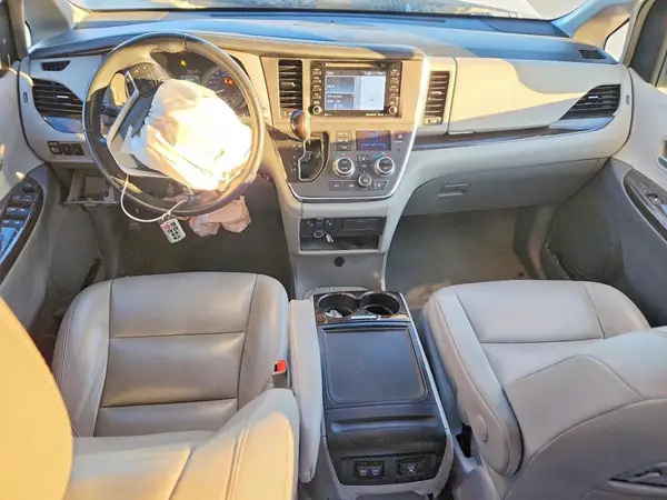 5TDYZ3DC4KS017849 2019 TOYOTA SIENNA - Image 8