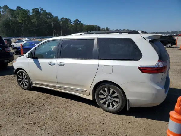5TDYZ3DC4KS967631 2019 TOYOTA SIENNA - Image 2
