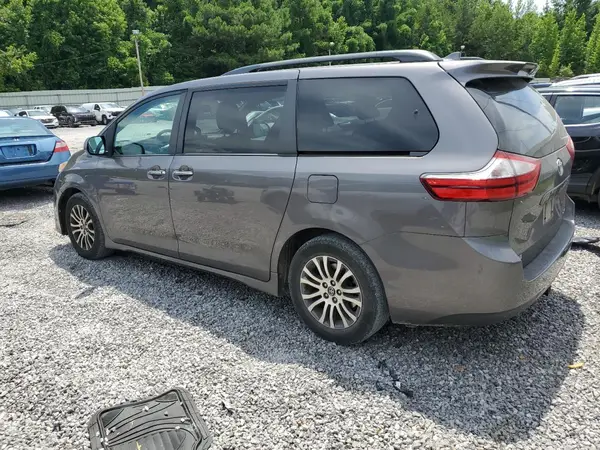5TDYZ3DC4KS970237 2019 TOYOTA SIENNA - Image 2