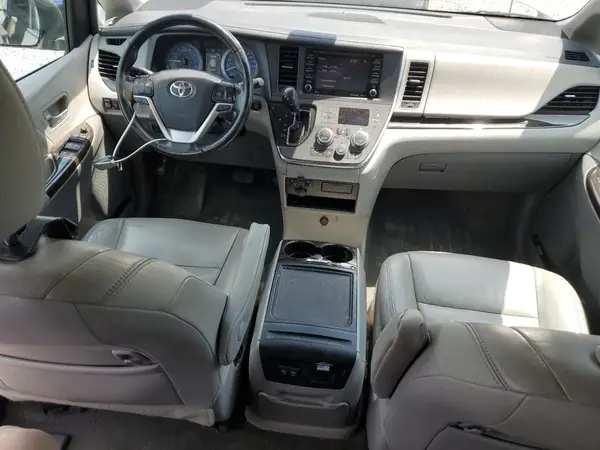 5TDYZ3DC4KS970237 2019 TOYOTA SIENNA - Image 8