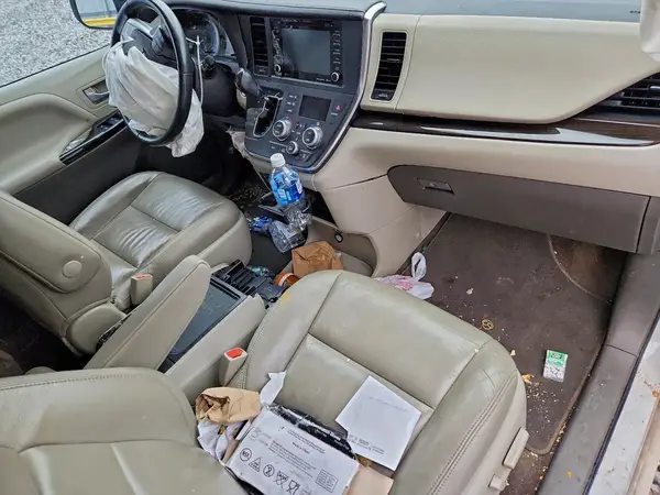 5TDYZ3DC4KS981562 2019 TOYOTA SIENNA - Image 8