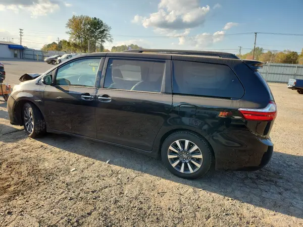 5TDYZ3DC4KS982968 2019 TOYOTA SIENNA - Image 2