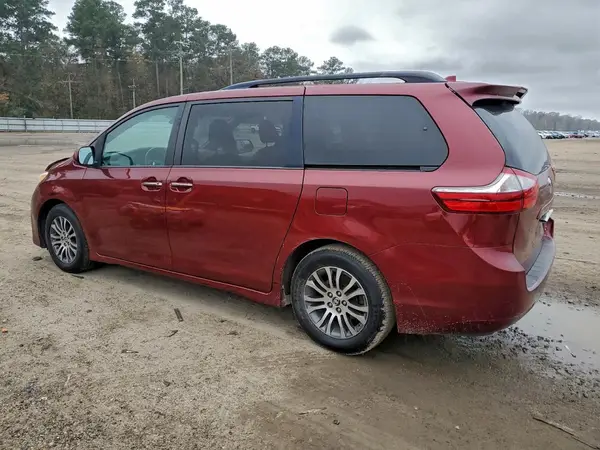 5TDYZ3DC4KS984008 2019 TOYOTA SIENNA - Image 2