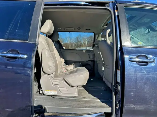 5TDYZ3DC4KS984140 2019 TOYOTA SIENNA - Image 8