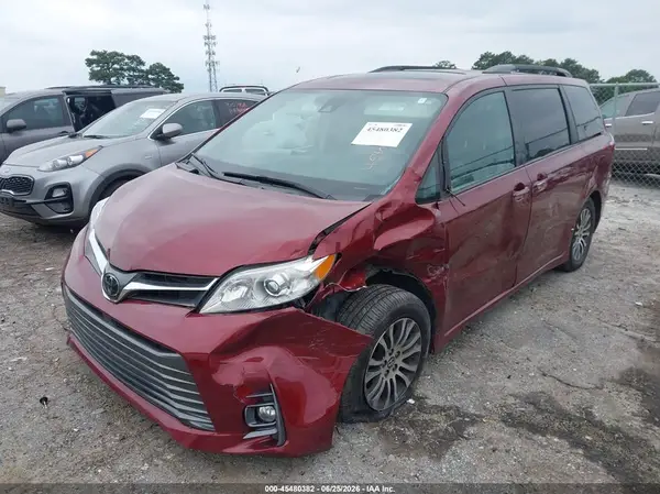 5TDYZ3DC4KS984896 2019 TOYOTA SIENNA - Image 2