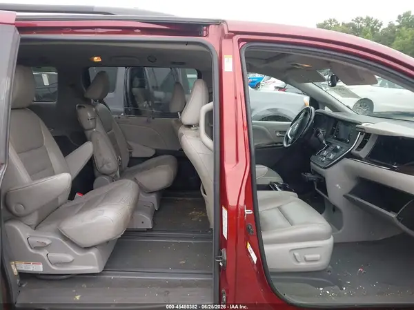 5TDYZ3DC4KS984896 2019 TOYOTA SIENNA - Image 8